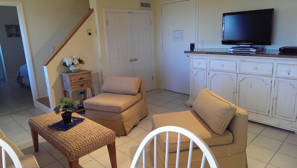 Montauk Manor Hotell Rom bilde Living room in a typical condominium