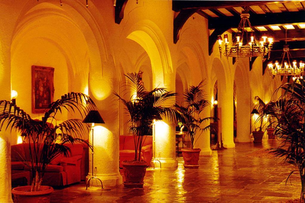 Montauk Manor Hotell Eksteriør bilde The lobby of the Hotel del Coronado
