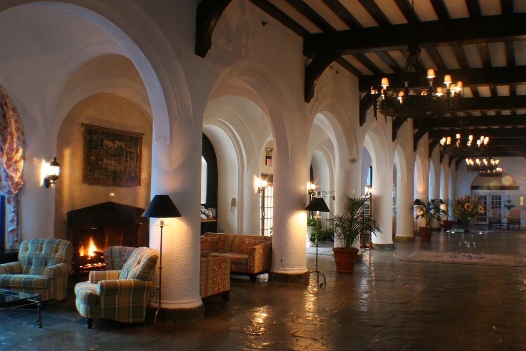 Montauk Manor Hotell Eksteriør bilde The lobby of the hotel