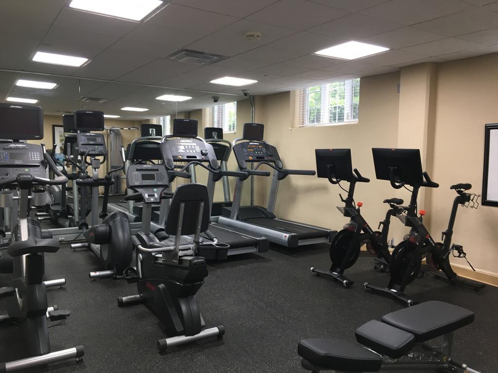 Montauk Manor Hotell Eksteriør bilde The Fitness Center at the 1000 North Main Street location